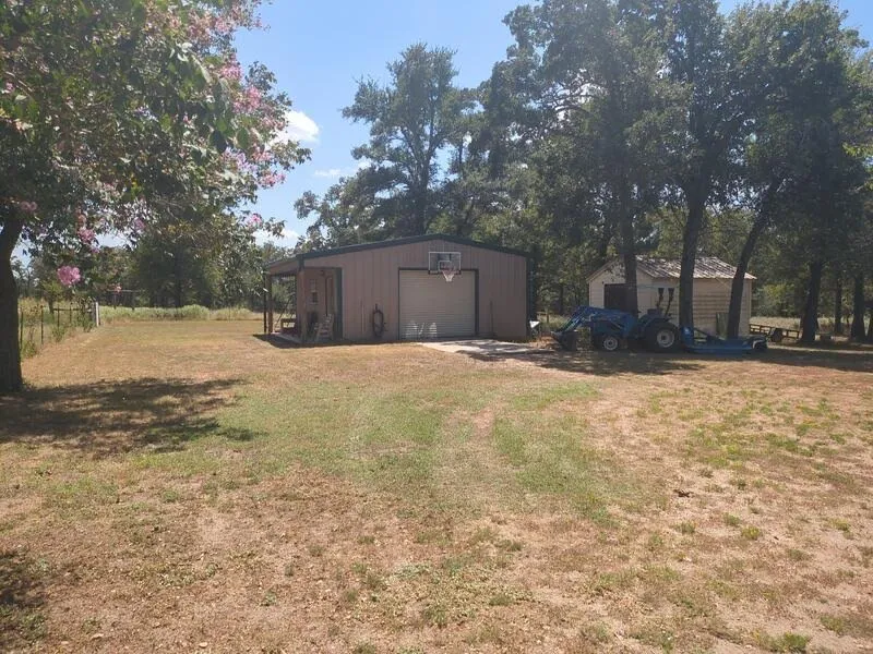 10905 fm1915 Highway Buckholts, TX 76518