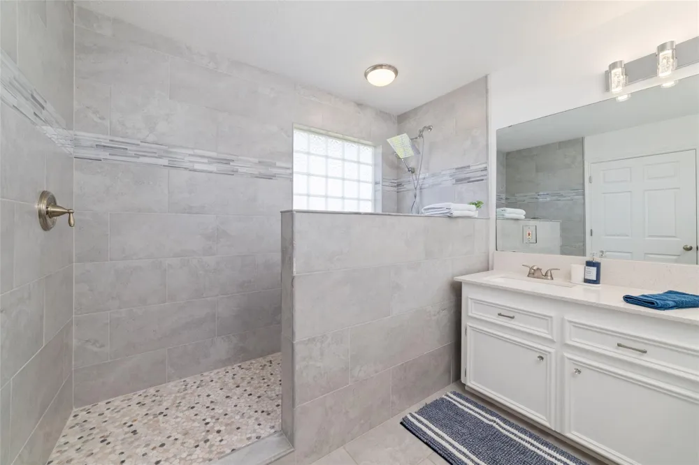18506 E De Vaca Galveston, TX 77554