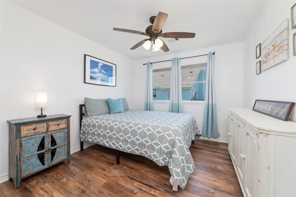 18506 E De Vaca Galveston, TX 77554