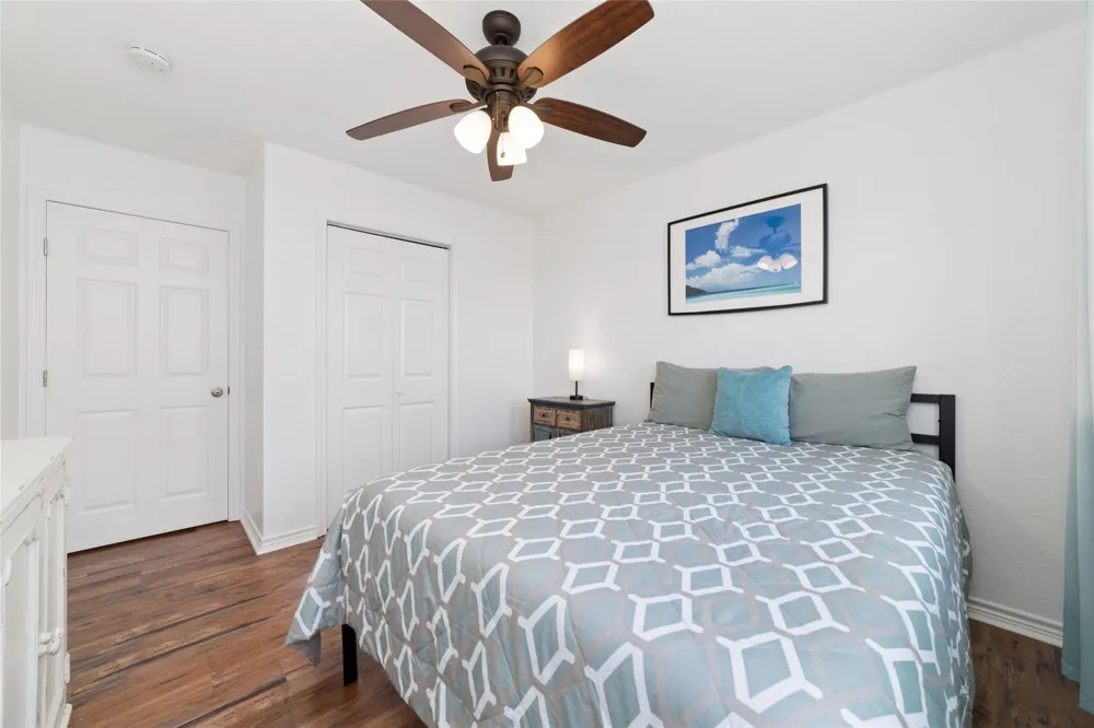 18506 E De Vaca Galveston, TX 77554