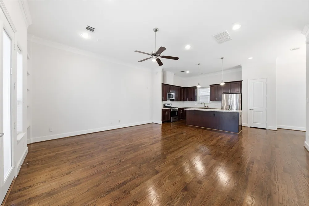 960 W 24th Street Houston, TX 77008