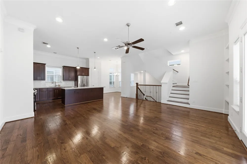 960 W 24th Street Houston, TX 77008