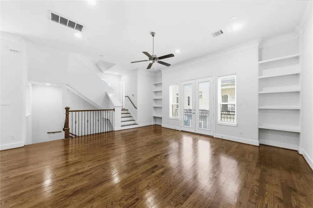 960 W 24th Street Houston, TX 77008