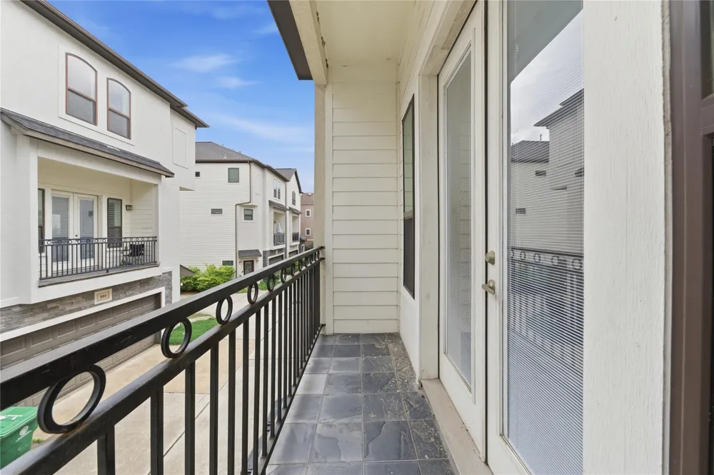960 W 24th Street Houston, TX 77008
