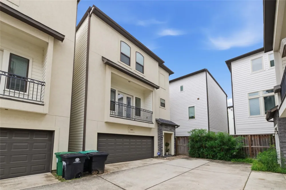 960 W 24th Street Houston, TX 77008