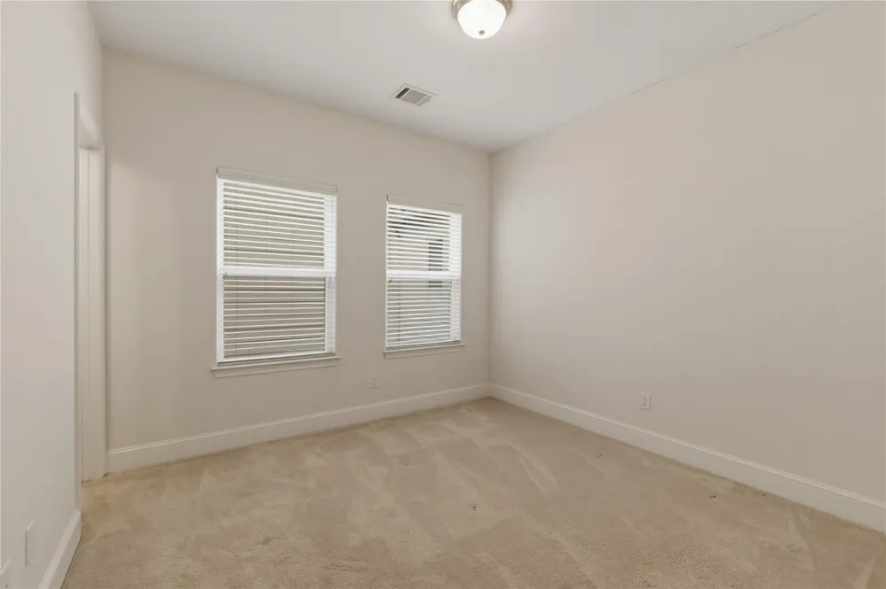 960 W 24th Street Houston, TX 77008