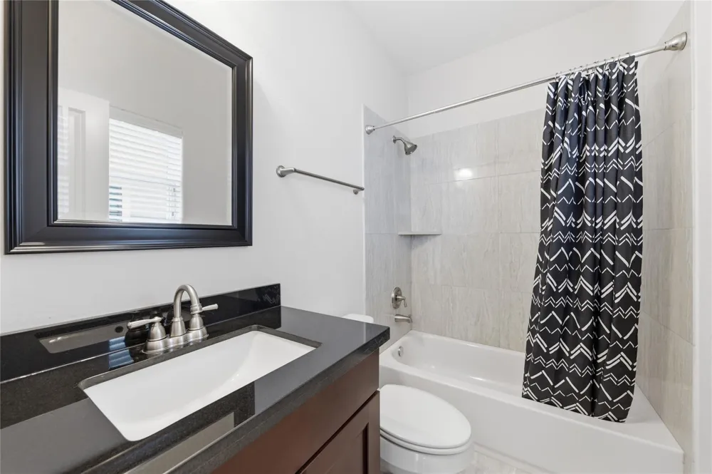 960 W 24th Street Houston, TX 77008