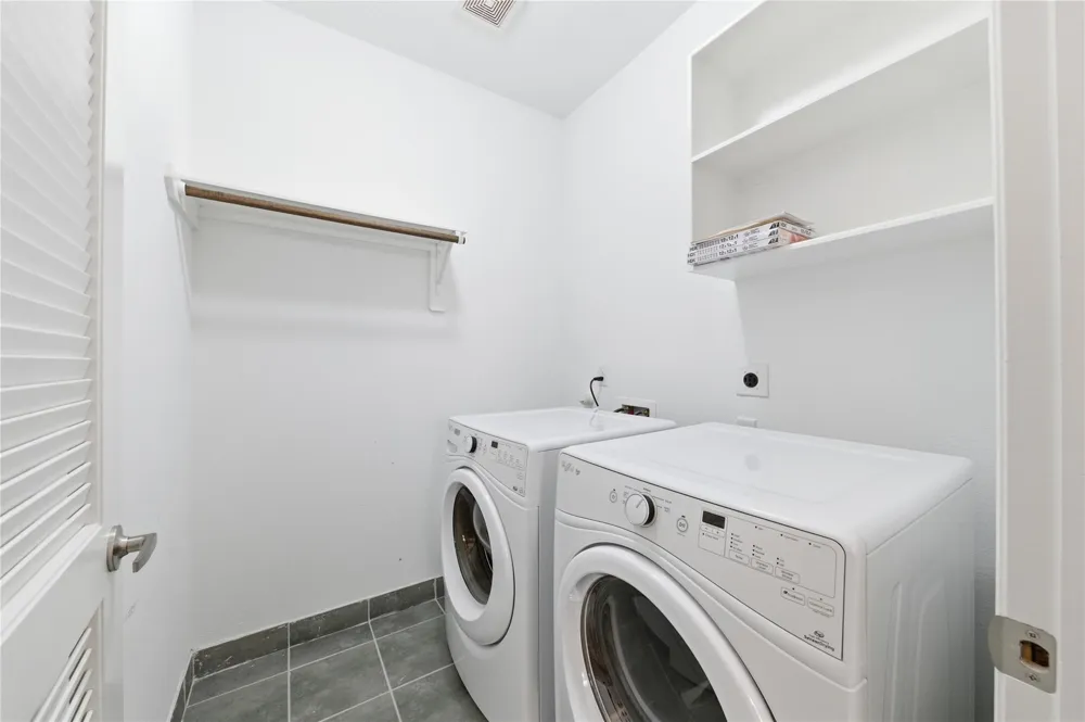 960 W 24th Street Houston, TX 77008