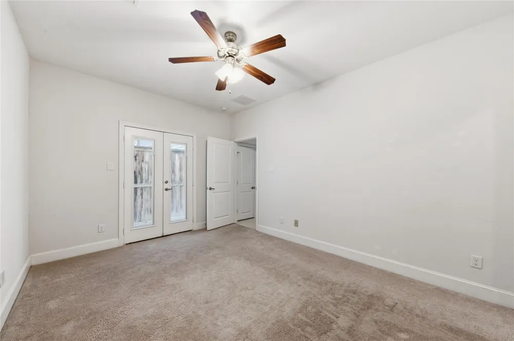 960 W 24th Street Houston, TX 77008