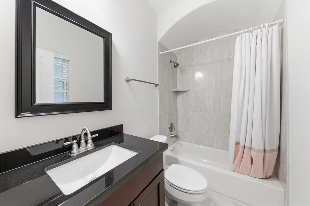 960 W 24th Street Houston, TX 77008