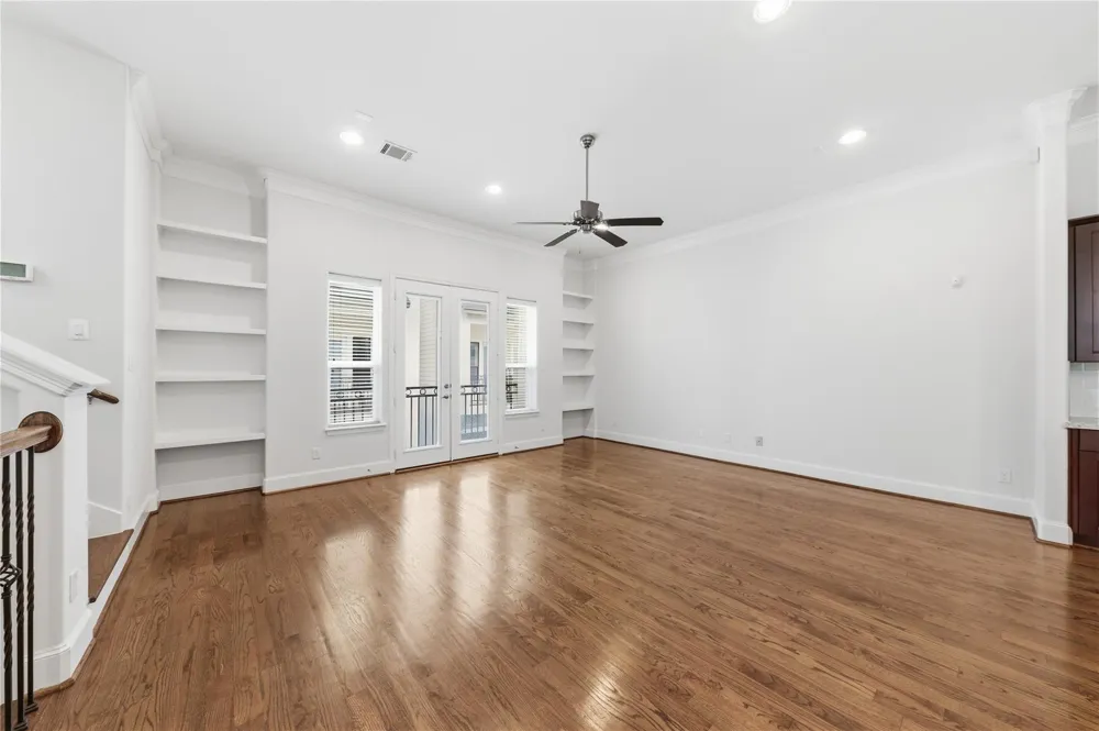 960 W 24th Street Houston, TX 77008