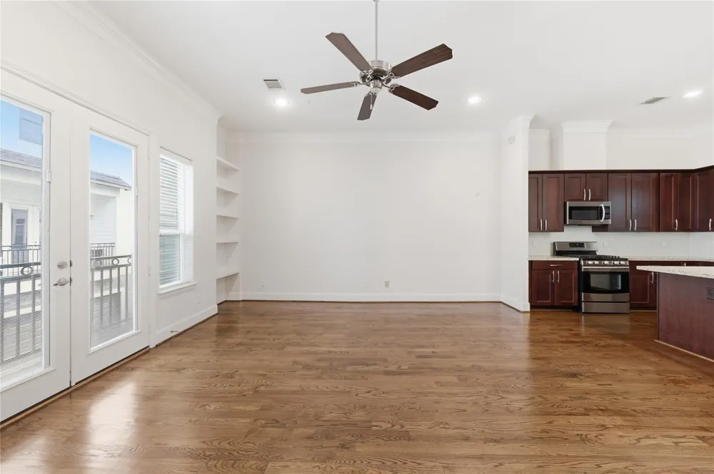 960 W 24th Street Houston, TX 77008