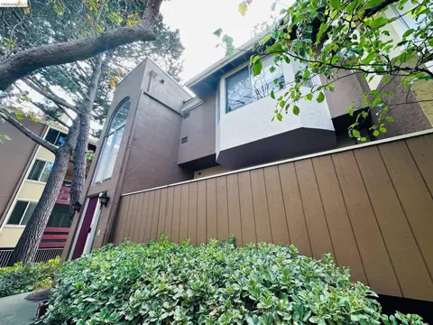 2121 Vale Rd ##50