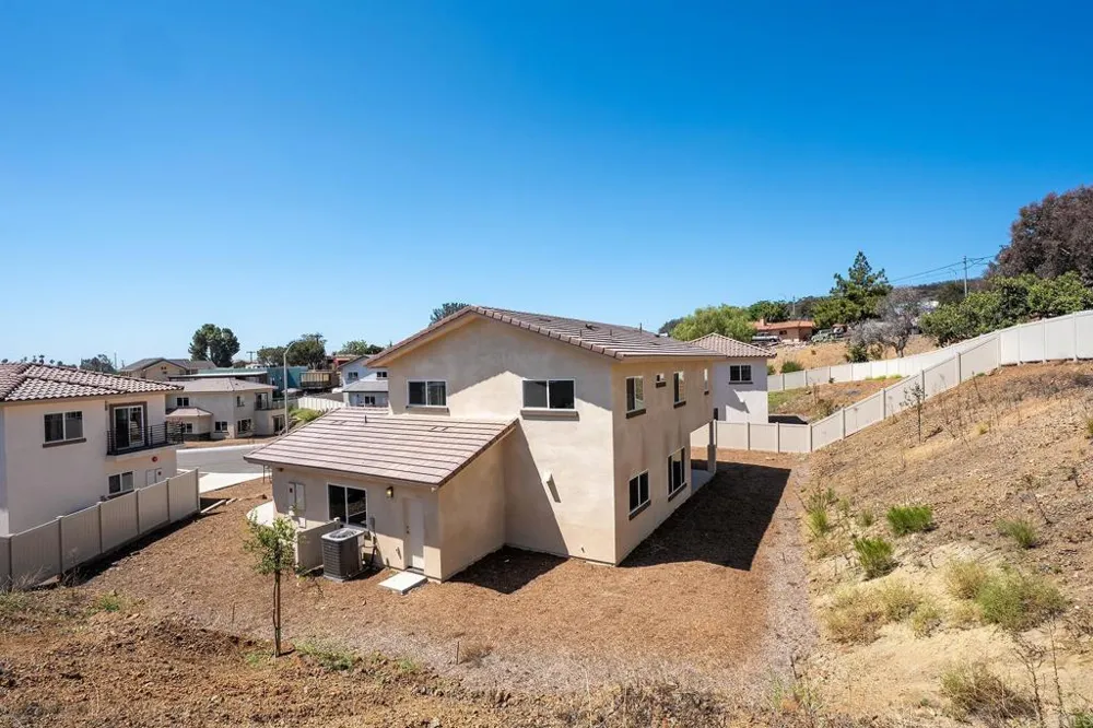 3880 Rojo Tierra Rd La Mesa, CA 91941