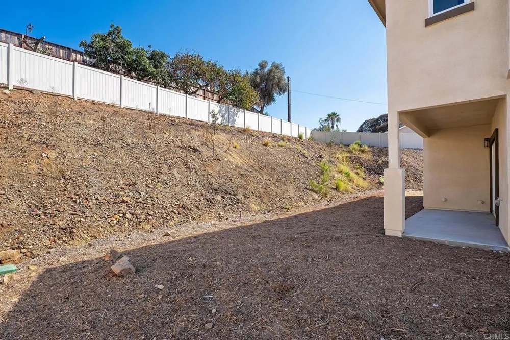3880 Rojo Tierra Rd La Mesa, CA 91941