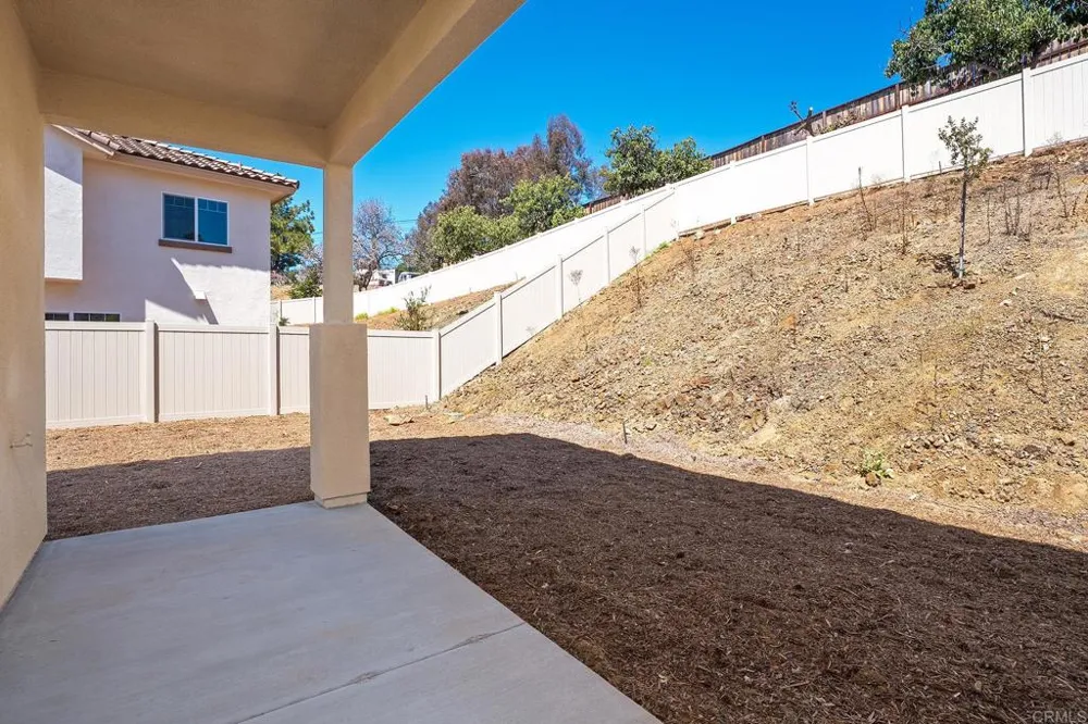 3880 Rojo Tierra Rd La Mesa, CA 91941