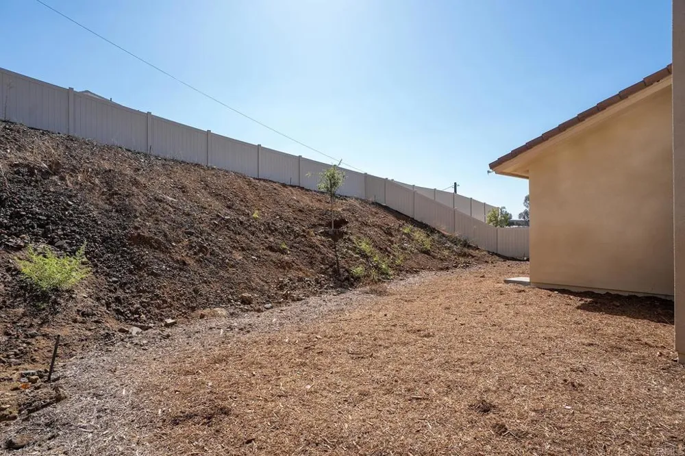 3880 Rojo Tierra Rd La Mesa, CA 91941