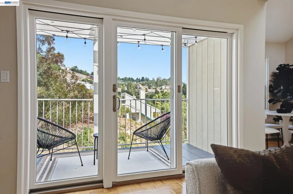 85 Samaria Ln Oakland, CA 94619
