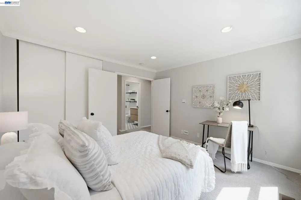 85 Samaria Ln Oakland, CA 94619