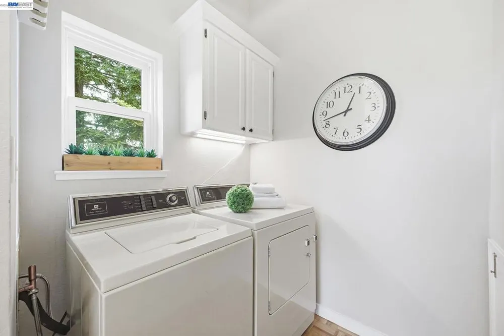85 Samaria Ln Oakland, CA 94619