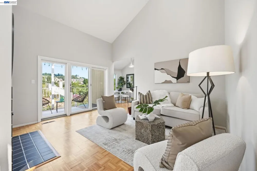 85 Samaria Ln Oakland, CA 94619