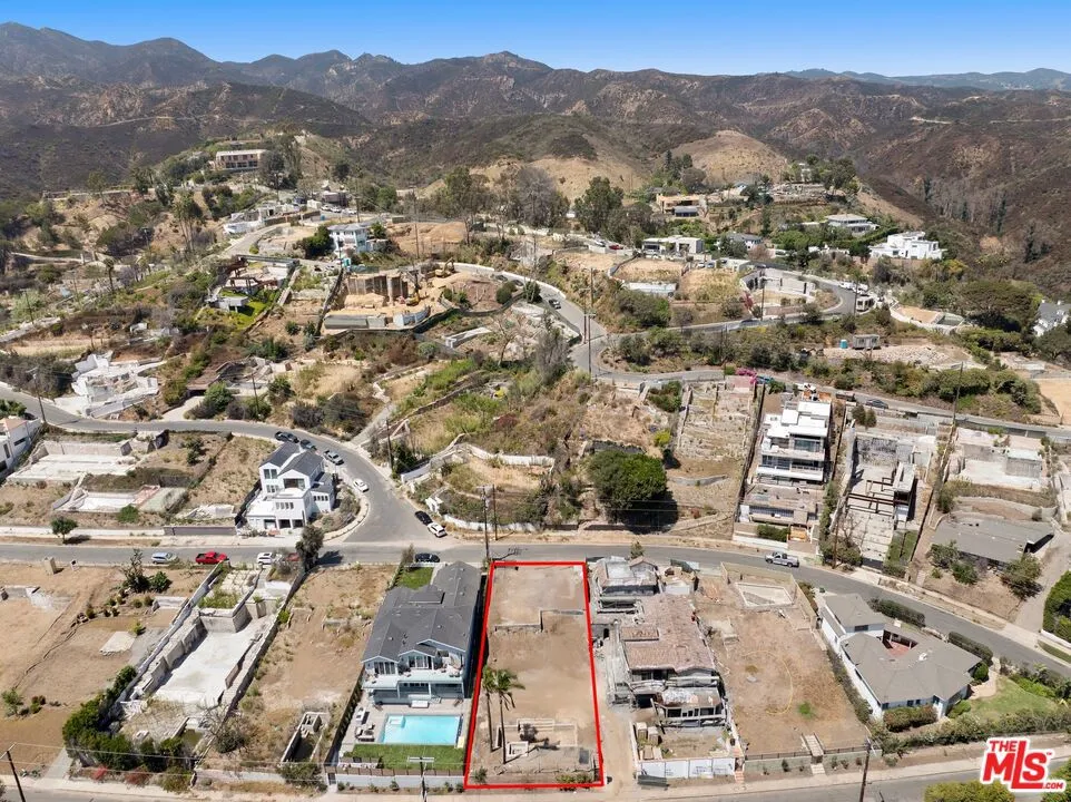 14736 Mc Kendree Avenue Pacific Palisades, CA 90272