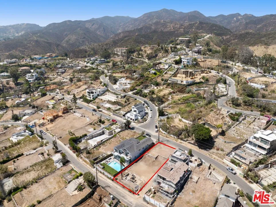 14736 Mc Kendree Avenue Pacific Palisades, CA 90272
