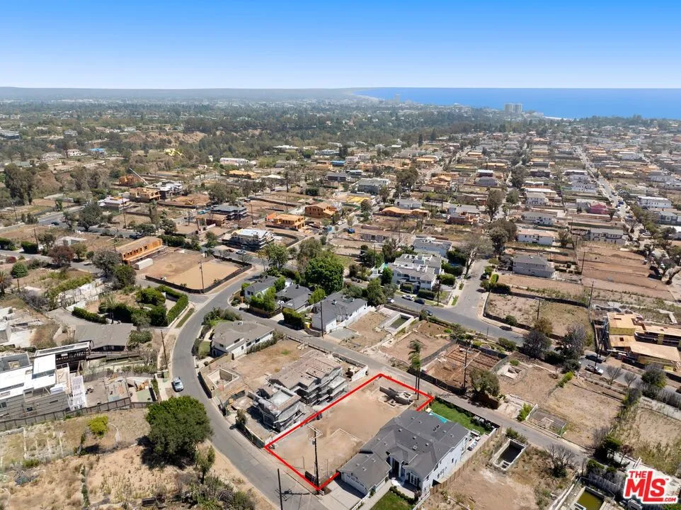 14736 Mc Kendree Avenue Pacific Palisades, CA 90272