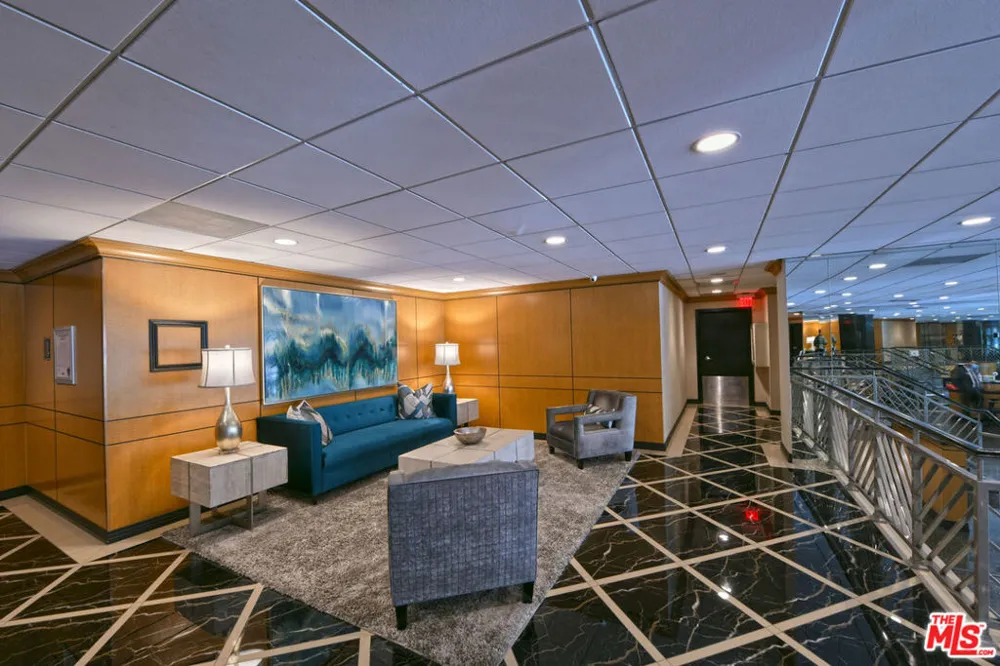 100 S Doheny Drive #424 Los Angeles, CA 90048