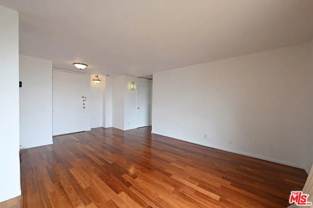 100 S Doheny Drive #424 Los Angeles, CA 90048