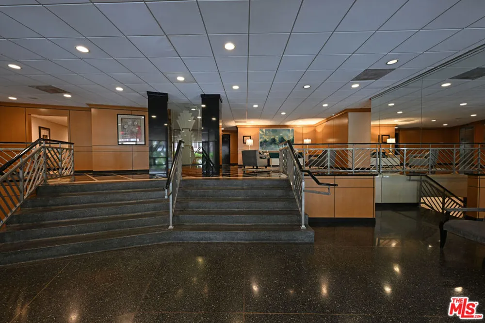 100 S Doheny Drive #424 Los Angeles, CA 90048