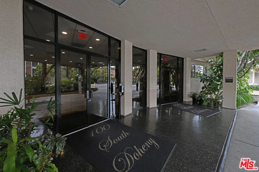 100 S Doheny Drive #424 Los Angeles, CA 90048