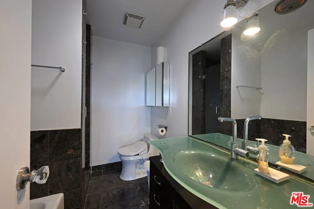 100 S Doheny Drive #424 Los Angeles, CA 90048