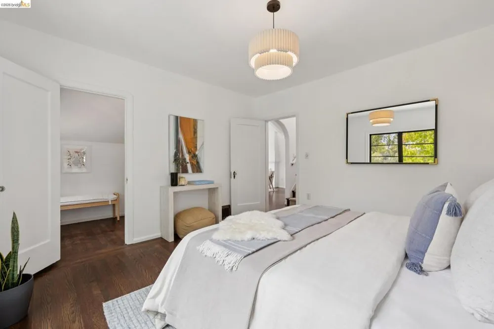 55 Fairview Ave. Piedmont, CA 94610