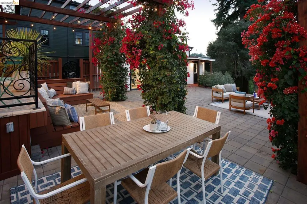 55 Fairview Ave. Piedmont, CA 94610