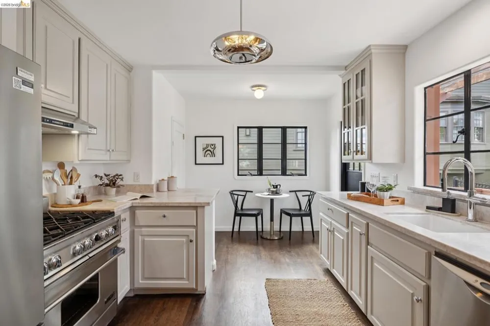 55 Fairview Ave. Piedmont, CA 94610