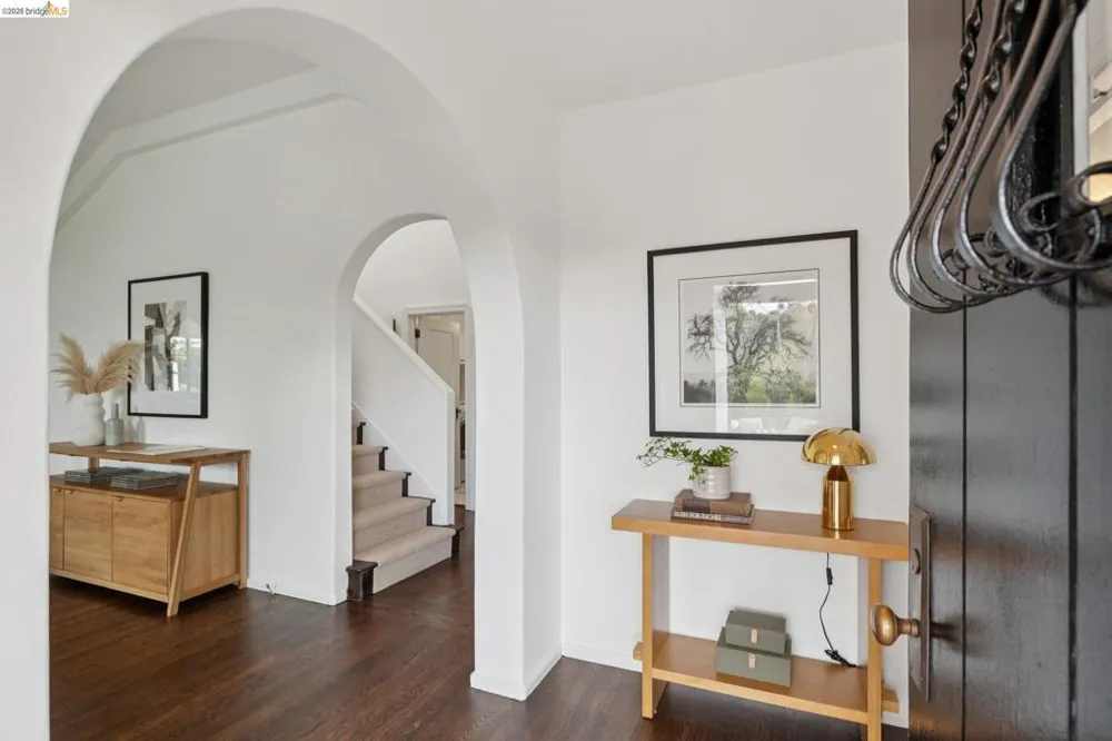 55 Fairview Ave. Piedmont, CA 94610