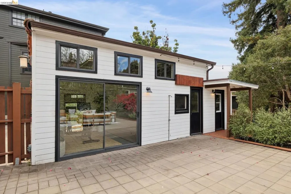 55 Fairview Ave. Piedmont, CA 94610