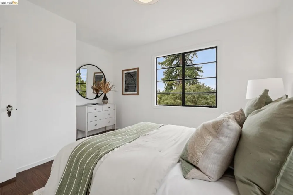 55 Fairview Ave. Piedmont, CA 94610