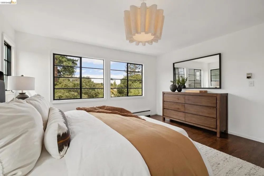 55 Fairview Ave. Piedmont, CA 94610