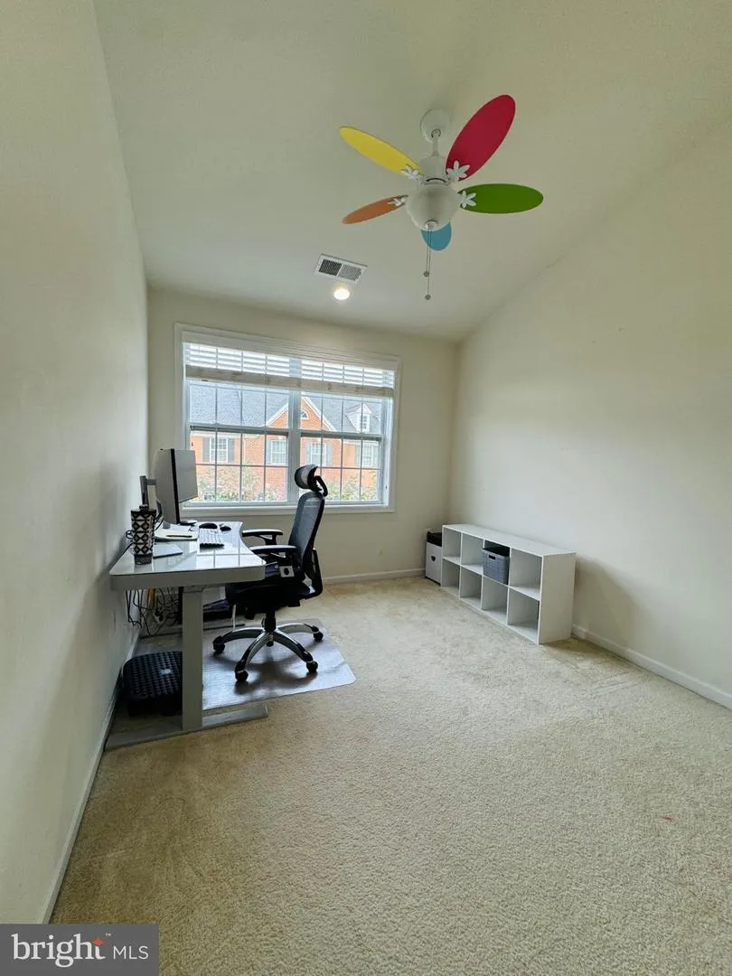 23352 WILLISVILLE WOODS SQUARE Ashburn, VA 20148