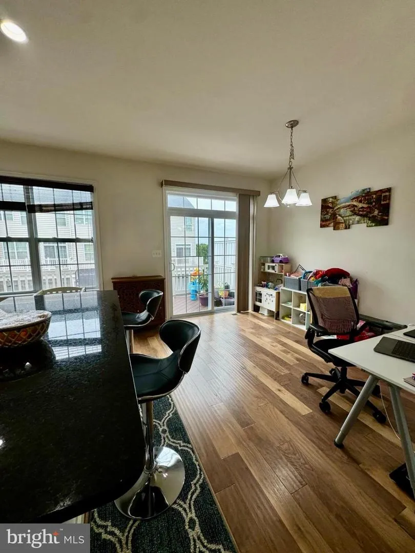23352 WILLISVILLE WOODS SQUARE Ashburn, VA 20148