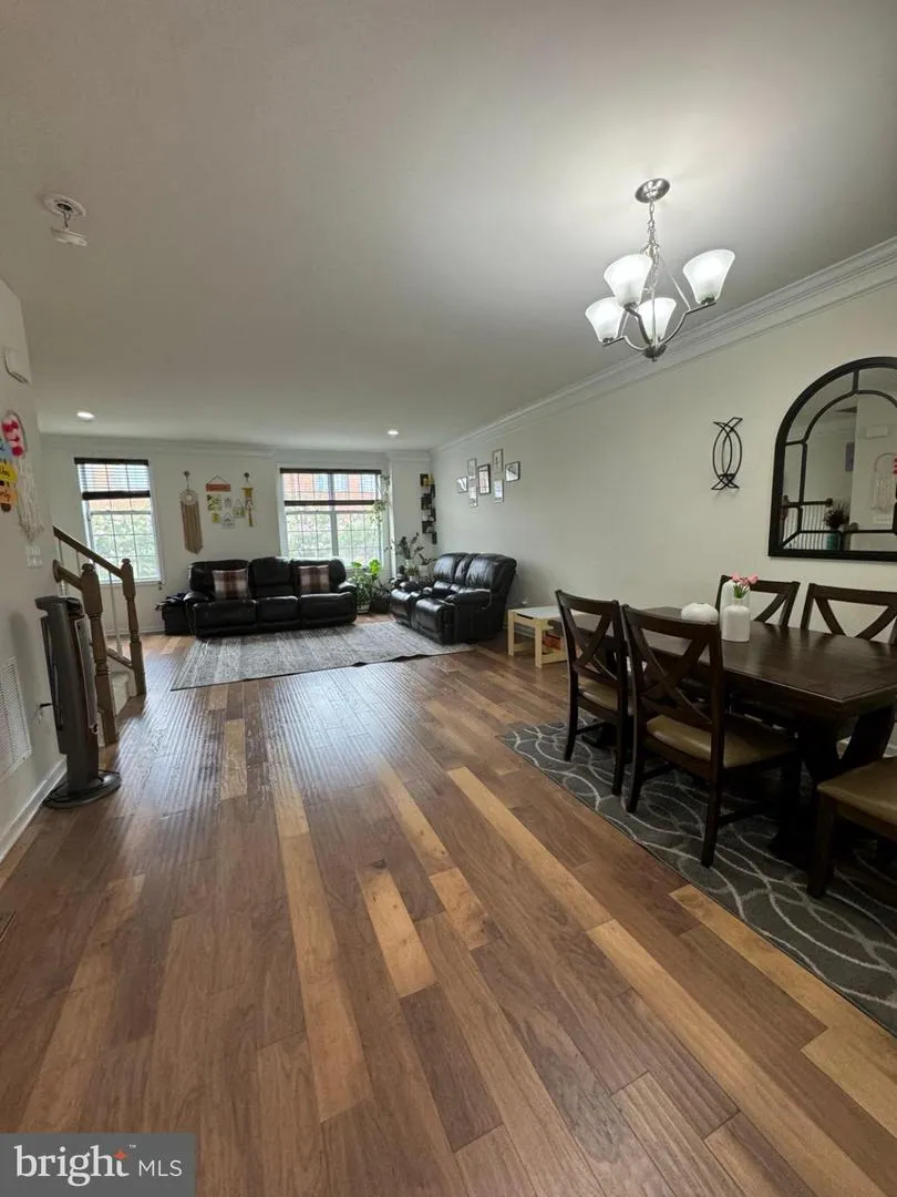 23352 WILLISVILLE WOODS SQUARE Ashburn, VA 20148
