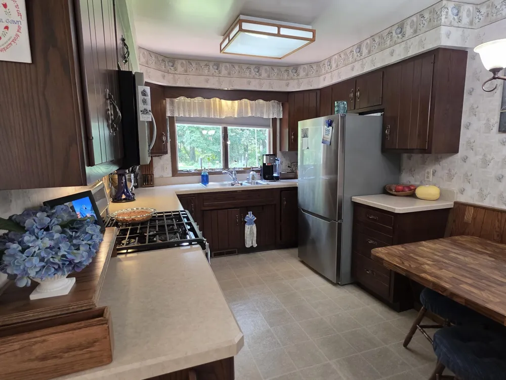 5163 Burning Tree Road Kalamazoo, MI 49009