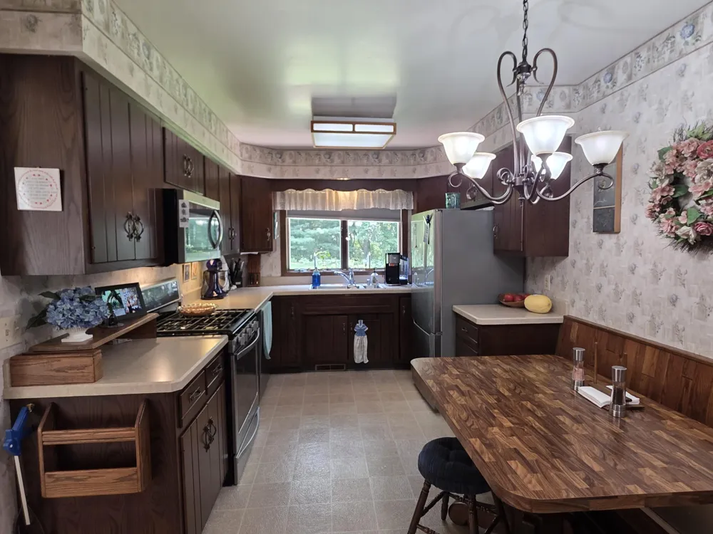 5163 Burning Tree Road Kalamazoo, MI 49009