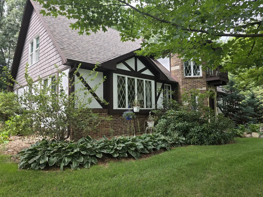5163 Burning Tree Road Kalamazoo, MI 49009