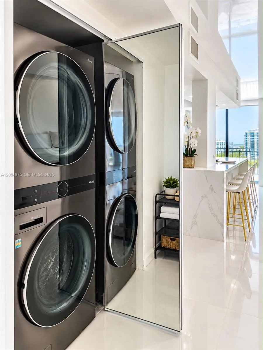 600 Parkview Dr #1018 Hallandale Beach, FL 33009