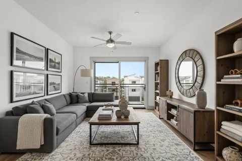 542 Southgate Ave #213