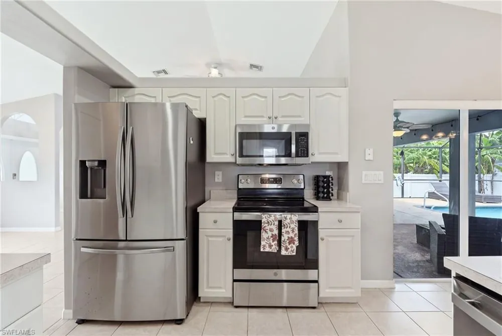 413 NW 17th Place Cape Coral, FL 33993