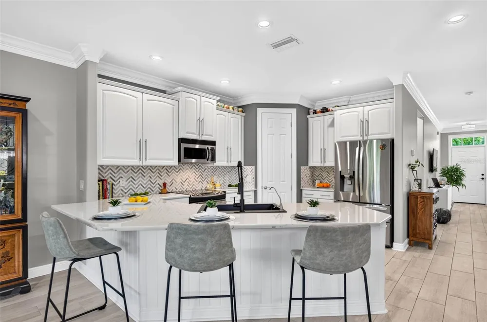 10324 SAVILLE ROWE LANE Tampa, FL 33626